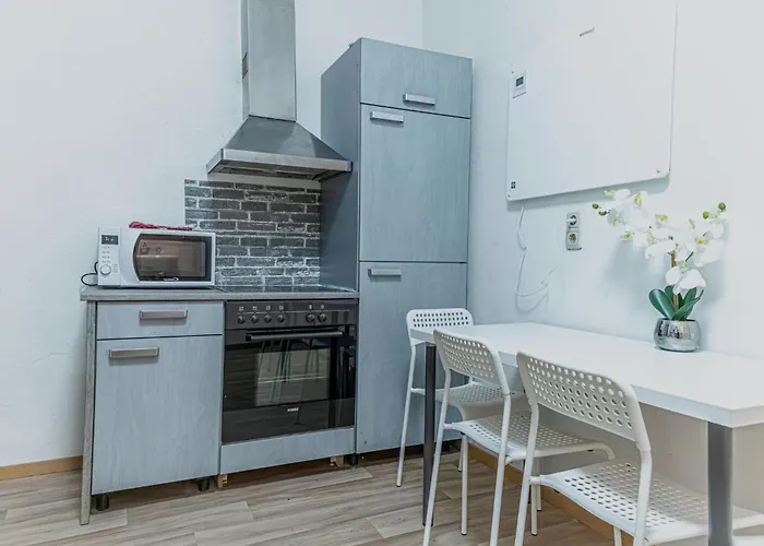 דירה Cozy 2br For Up To 6p, Near Wiener Stadthalle *