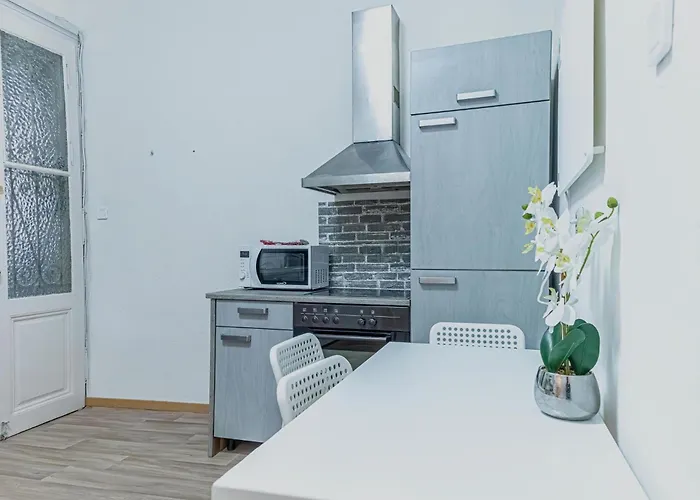 Cozy 2br For Up To 6p, Near Wiener Stadthalle דירה
