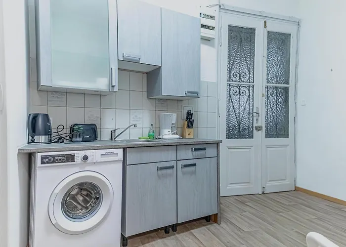 דירה Cozy 2br For Up To 6p, Near Wiener Stadthalle