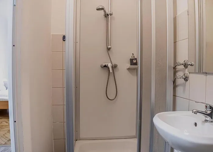 דירה Cozy 2br For Up To 6p, Near Wiener Stadthalle וינה