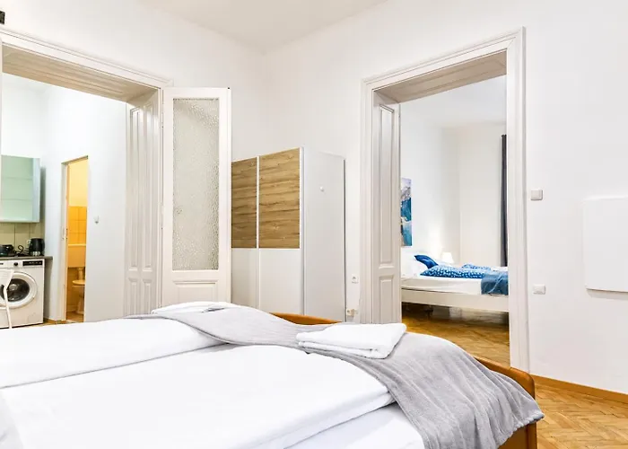 דירה Cozy 2br For Up To 6p, Near Wiener Stadthalle