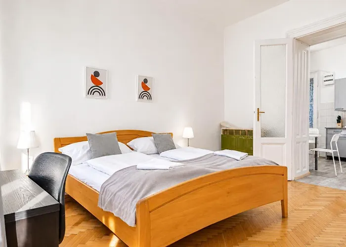 Cozy 2br For Up To 6p, Near Wiener Stadthalle דירה *