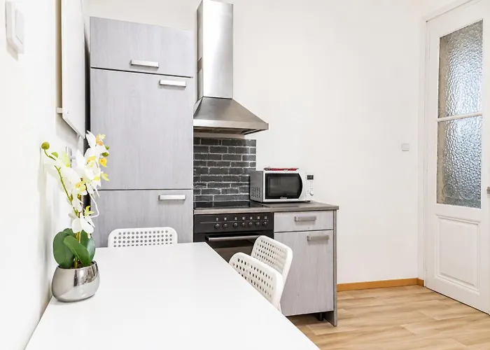 Cozy 2br For Up To 6p, Near Wiener Stadthalle וינה