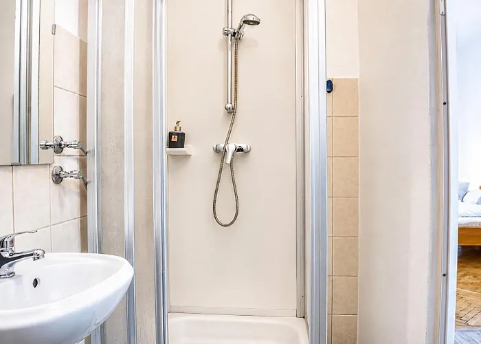 Cozy 2br For Up To 6p, Near Wiener Stadthalle דירה
